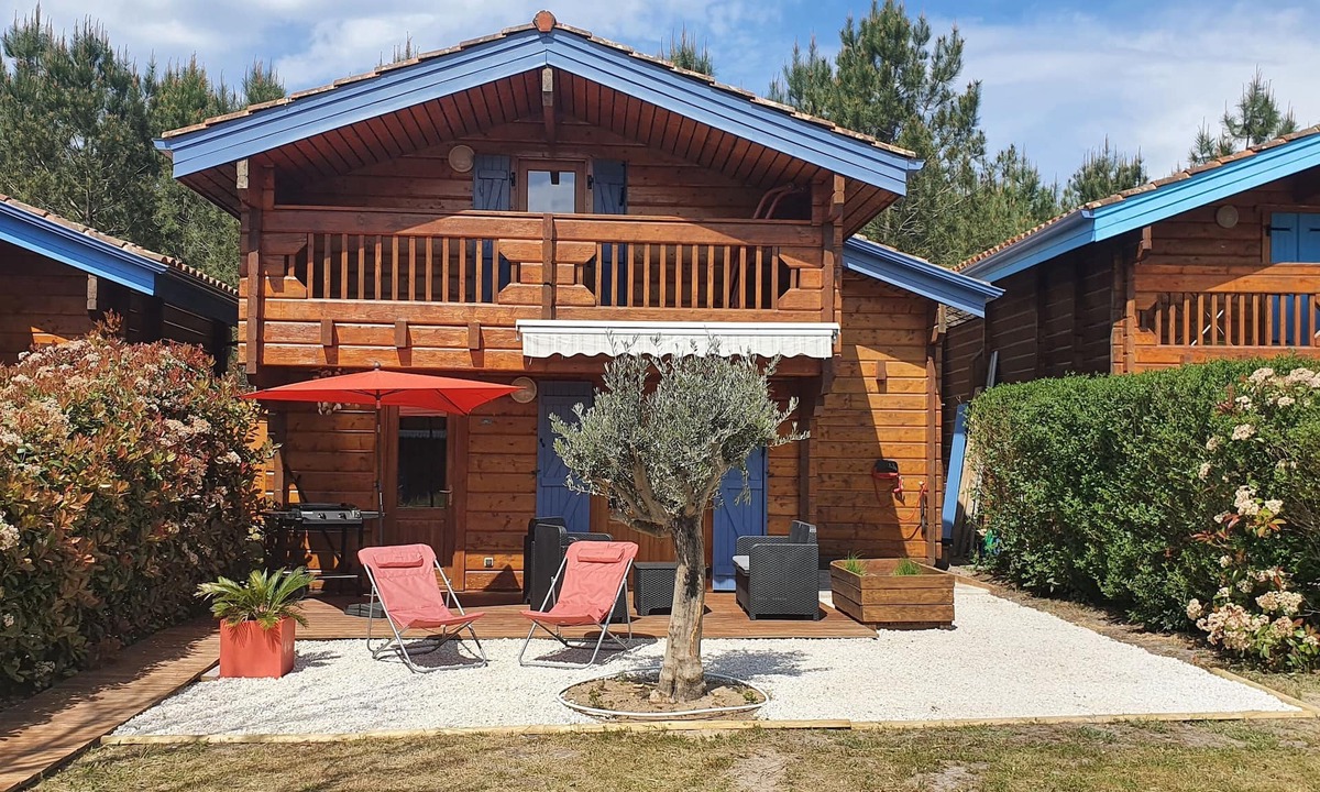 Bias Chalet De Esquí | COTTAGE NEAR MIMIZAN AND CONTIS BALNEO/POOL IN VACATION VILLAGE