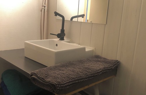 Rive Droite Apartamento | À 10 Minutes de Larena, au Bout Dune Impasse et Proche dun Petit Jardin