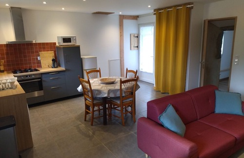 Pleguien Apartamento | À 5 Minutes de la mer , Appartement Tout Confort Dans une Longère en Pierre