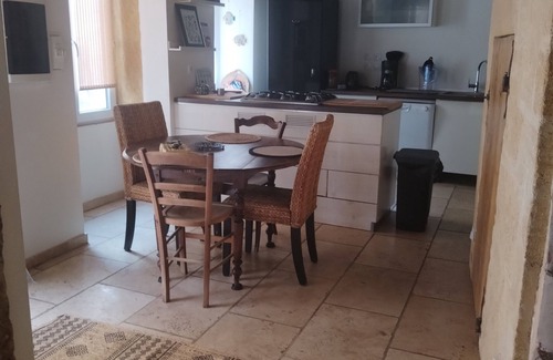 Remoulins Casa | À 5 Minutes de la Rivière et du Club Canoë, Maison de Village