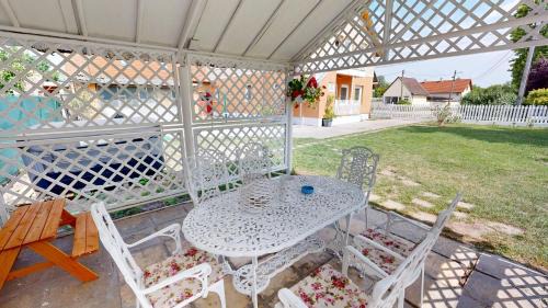 Balatonszabadi Apartamento | Álomház Apartman Balatonszabadi
