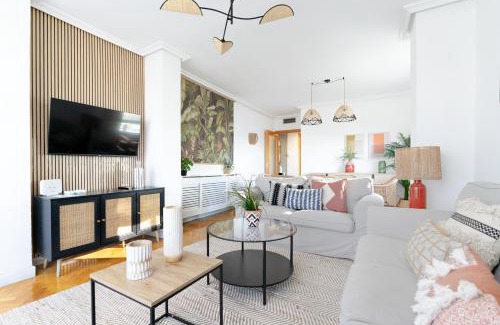 Delicias Apartamento | Ático con terraza, parking y piscina