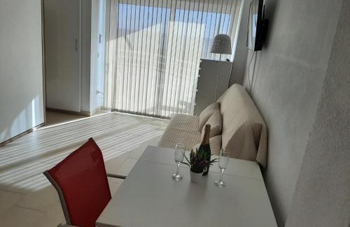 Carihuela Apartamento | Ático con vistas panorámicas en Torremolinos