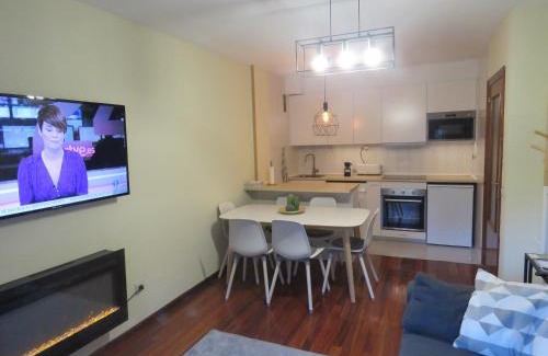 Canfranc-Estacion Apartamento | Ático Dúplex reformado con vistas a la montaña