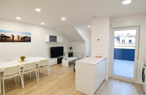 Loredo Apartamento | Ático de lujo con piscina y mini golf en la playa