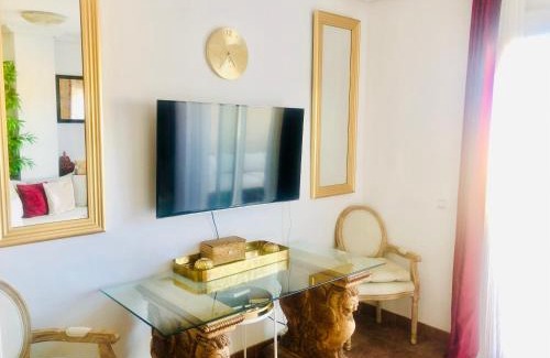 Roquetas de Mar Apartamento | ÁTICO DELUXE entre CENTRO y PLAYA Salinas con TERRAZA, WIFI, PISCINA climatizada, GYM, SAUNA y GARAJE -Smart TV