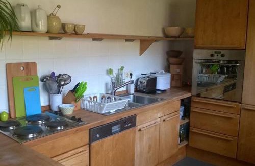 Quentel Apartamento | Ältestes Haus in Quentel - Ferienwohnung 1 mit kleinem Garten
