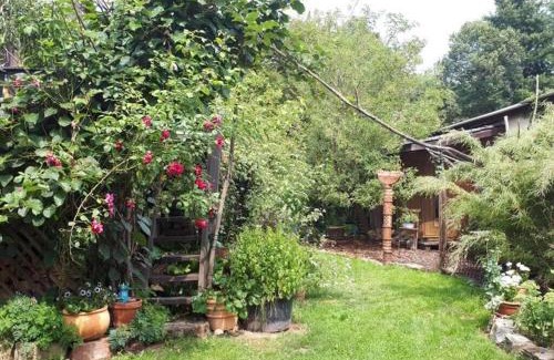 Quentel Apartamento | Ältestes Haus in Quentel - Ferienwohnung 1 mit kleinem Garten