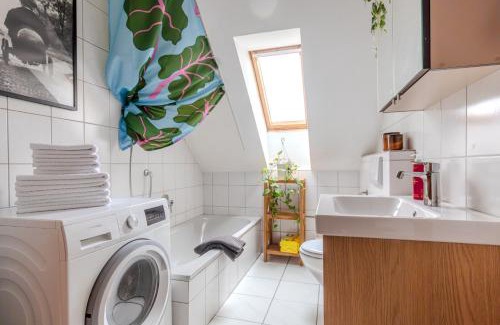 Hemsbach Apartamento | ÄSTAY - BoxSpring auch als Einzelbetten, voll ausgestattete Küche, Eco-Friendly, Radfahren & Wandern, inkl XL Parkplatz