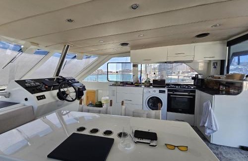 Cesme Alquiler De Eote | Çeşme Tekne ve Yat Kiralama