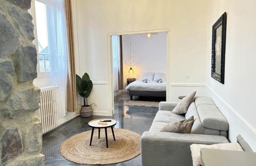Domfront en Poiraie Apartamento | Élégant*Epoxy*Design&Décor