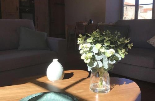 Les Herbiers Casa | Élégant gîte 18ème siècle rénové avec piscine couverte, terrasse et grand terrain aux Herbiers. - FR-1-426-406