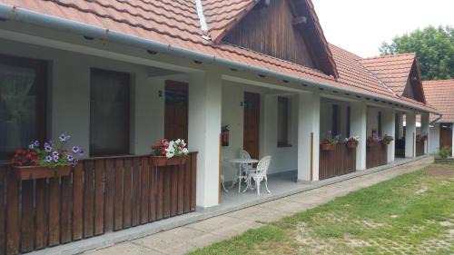 Nagykoru Casa | Élő Tisza Vendégház