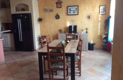 Roissy-en-France Casa | ÉTAGES PRIVÉE POUR 4 PERSONNES 2 CHAMBRES ET 1 SALE DE BAIN i