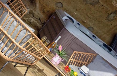 Saint-Cyr-les-Vignes Casa | Évasion Champêtre avec Spa, Activités ludiques et Confort moderne - FR-1-496-310