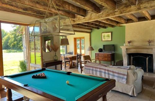 Jouy-le-Potier Casa | Évasion en Sologne : Gîte PMR, Billard, Tennis & Nature Proche Châteaux de la Loire - FR-1-590-420