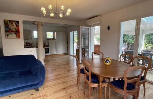 Sanary-sur-Mer Apartamento | Évasion méditerranéenne bas de villa Cath, jardin privé, parking