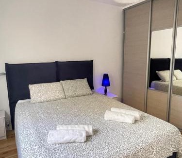 Sanary-sur-Mer Apartamento | Évasion méditerranéenne bas de villa Cath, jardin privé, parking