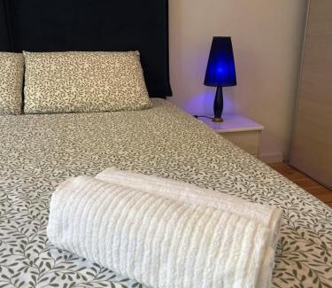 Sanary-sur-Mer Apartamento | Évasion méditerranéenne bas de villa Cath, jardin privé, parking