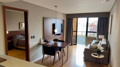 Batel Apartamento | Ótimo apartamento Batel até 4 pessoas! Apartamento em hotel serviço 24h
