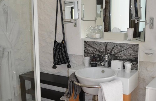 Campagnan Cama Y Desayuno | Ô Chai d'Œuvres - Luxury B&B