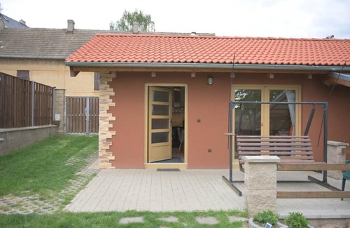 Unhost Apartamento | Útulný domek v zahradě v Unhošti nedaleko letiště