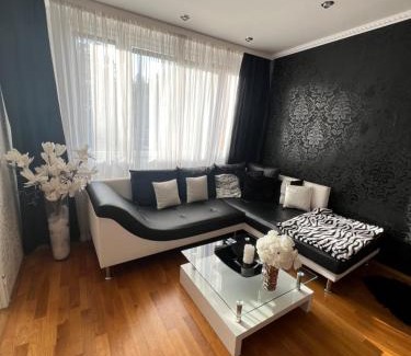Prague 4 Apartamento | Útulný prostorný tichý byt v blízkosti centra