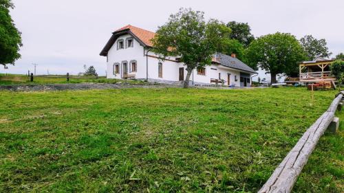 Cestin Casa | Čenovický dvůr