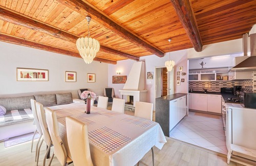 Cerny Dul Casa | Černý Důl by Interhome