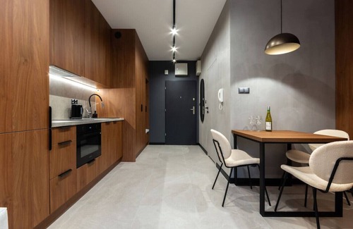 Srodmiescie Apartamento | Łódź Narutowicza Studio - Parking, Balcony, A/C - by Rentujemy