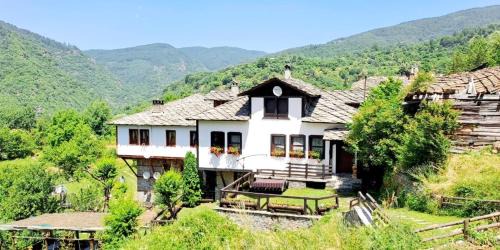 Garmen Casa | Авина къща