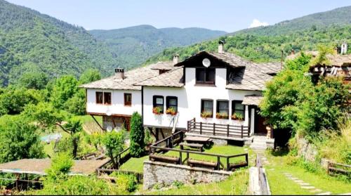 Garmen Casa | Авина къща