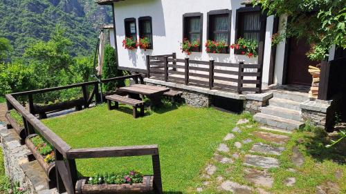 Garmen Casa | Авина къща