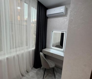 Khmelnitskiy Apartamento | Апартаменти Зарічанська вулиця Netflix