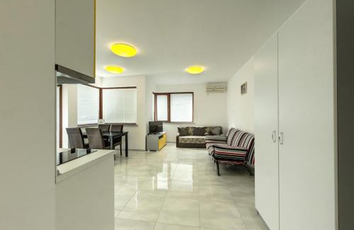 Sozopol Apartamento | Апартаменти с чадъри и шезлонги на плажа - Свети Никола Каваците