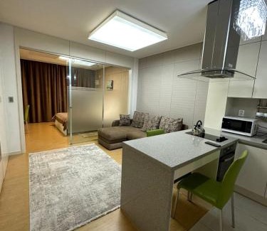 Almaty District Apartamento | Апартаменты в Хайвилл