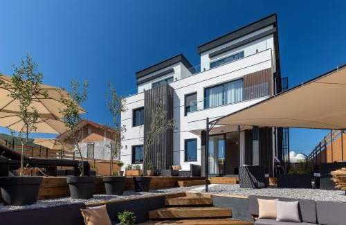 Lastva Grbaljska Apartamento | Апартаменты с двумя спальнями и собственной террасой на крыше в доме с бассейном, возле пляжа Яз