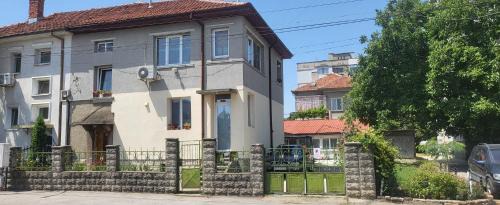 Ruse Apartamento | Апартамент за гости ТАРА