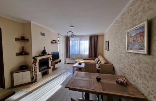 Pamporovo Apartamento | Апартамент Лейк Вю, вила Флора, комплекс Маунтин лейк