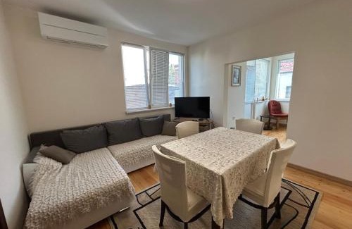 Tryavna Apartamento | Апартамент Лоринна 1