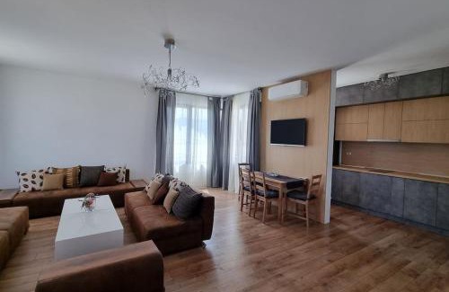 Samokov Apartamento | Апартамент с двор Дива