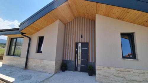 Samokov Apartamento | Апартамент с двор Дива