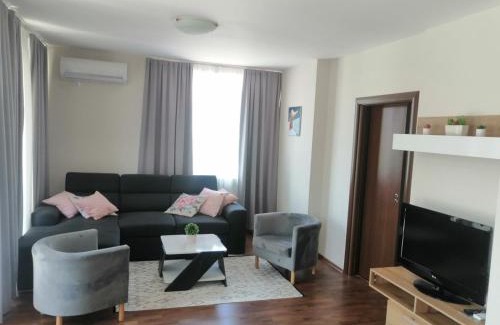 Chernomorets Apartamento | Апартамент Sunny home
