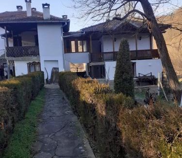Apriltsi Casa | Вила ХВОЙНА