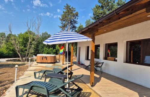 Lyaskovets Casa | Вили Янкови