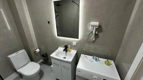 Almaty Apartamento | Городской поцелуй
