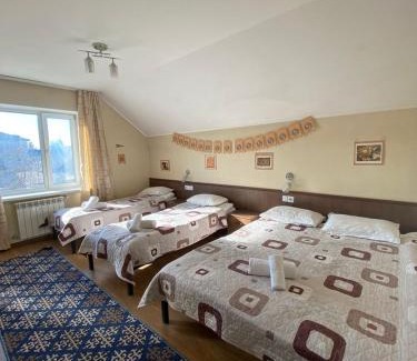 Karakol Casa | Гостевой дом Асман-Тоо-HOGWARTS