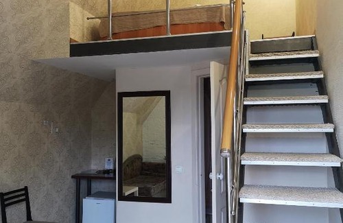 Glazov Casa | Гостевой дом Кристалл