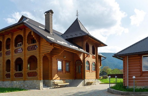 Verkhovyna Cabina | Гостинний двір КАРПАТІЯ, Верховина