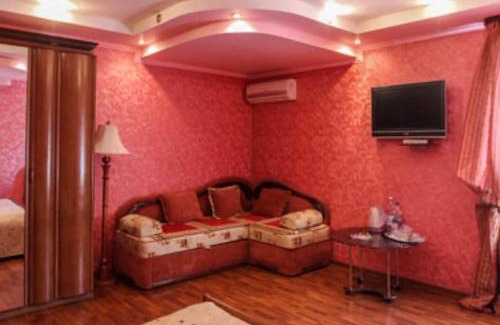 Klavdiyevo-Tarasove Hotel | Гостинний маєток